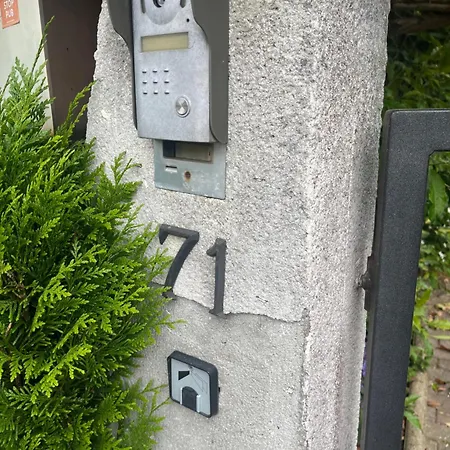 Privative Parking Gratuit Dans La Rue Orsay